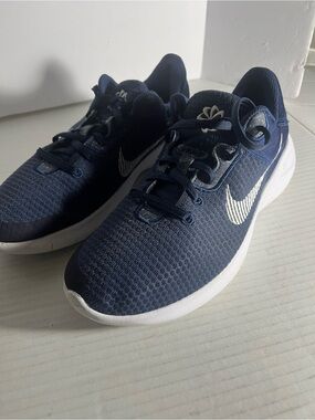 Nike Flex Eperience size 8 good condition
